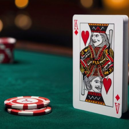 Что такое баттон в покере?